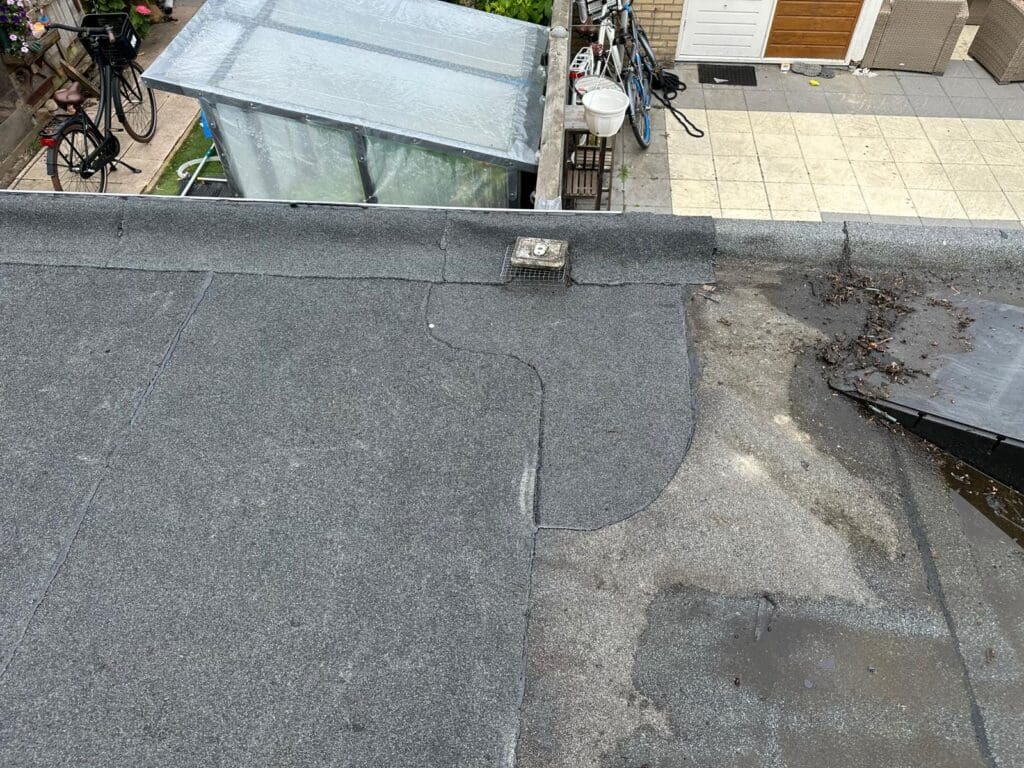 Zink & loodwerk – Afdichting rond dak en schoorsteen vernieuwd